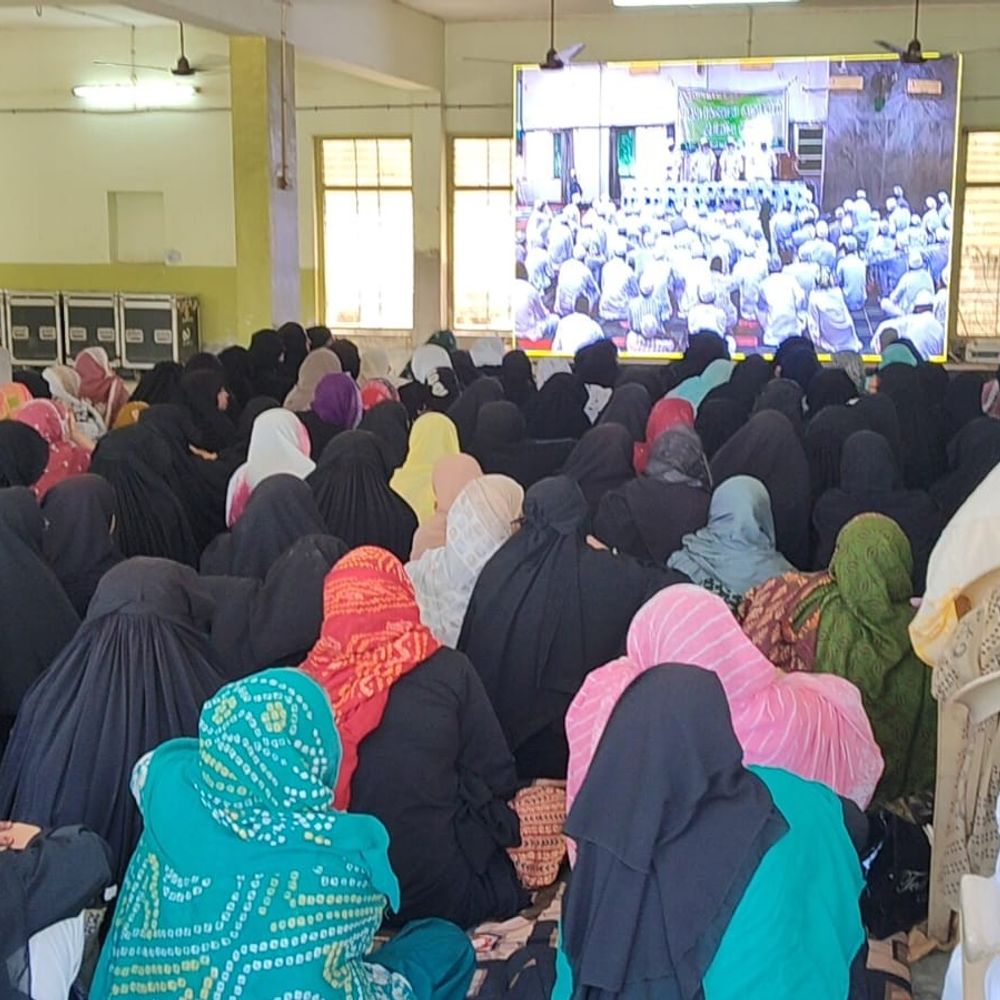 સરકાર હજ યાત્રીઓને સુરક્ષા માટે સ્માર્ટ વોચ આપશે:પાટણમાં 300થી વધુ યાત્રીઓનો તાલીમ કેમ્પ, એપ્રિલના અંતમાં મક્કા રવાના