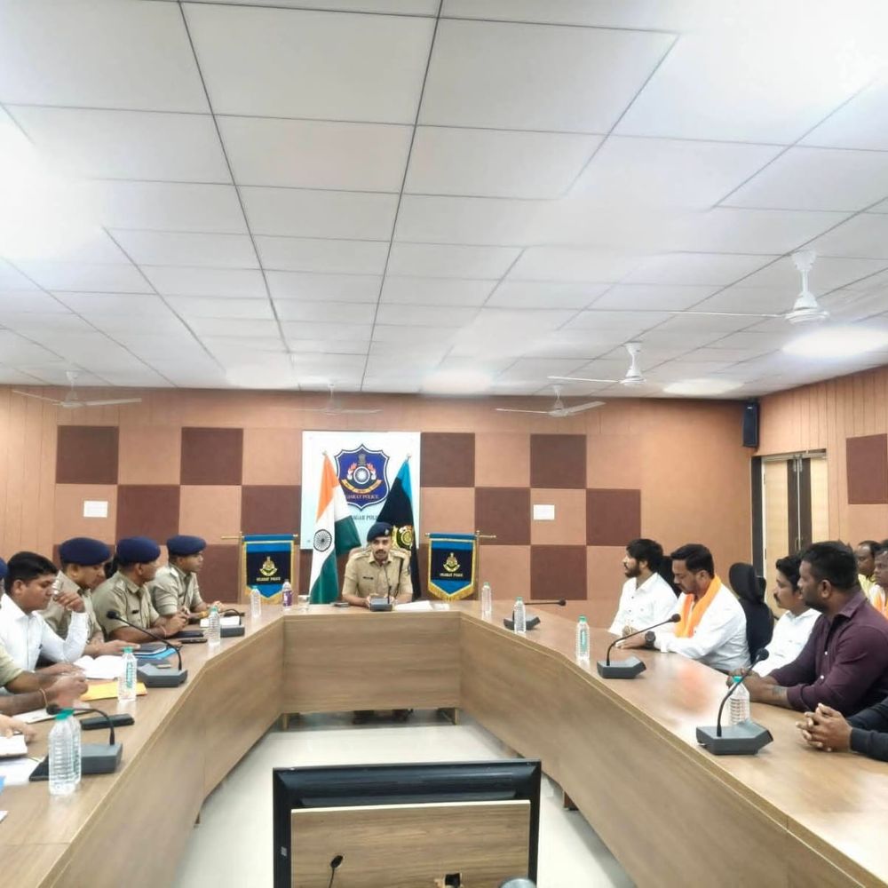 રામનવમી પર્વને લઈ મહીસાગર પોલીસ સતર્ક:જિલ્લા પોલીસ વડાએ આયોજક સમિતિઓ સાથે સમીક્ષા બેઠક યોજી