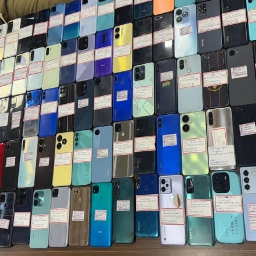 7.14 લાખના મોબાઇલ કાંડનો પર્દાફાશ:મોડાસામાં એક જ IMEI નંબર ઉપર ચાલતા 101 શંકાસ્પદ મોબાઈલ જપ્ત