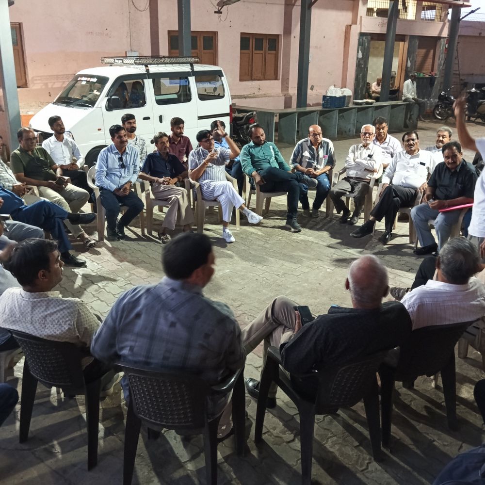 મોરબી બ્રહ્મ સમાજની બેઠક યોજાઈ:મહાનગરપાલિકા ચૂંટણીમાં પુરુષ આગેવાનોને ટિકિટ આપવા માંગણી