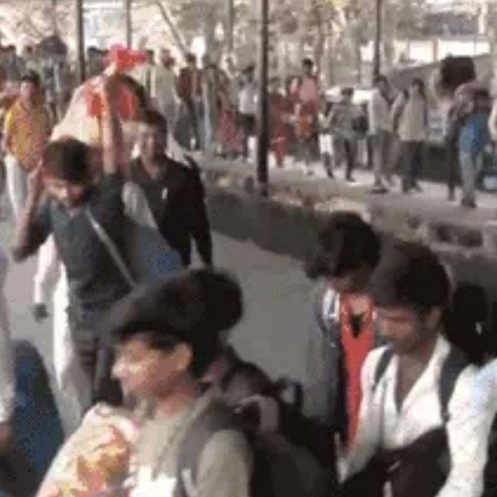 ગેસ સિલન્ડરની અછત વચ્ચે શ્રમિકોની હિજરત રોકવા કવાયત:માઈગ્રન્ટ શ્રમિકોને રેશનકાર્ડ વગર ગેસ સિલન્ડર આપવા કલેકટર સમક્ષ ચેમ્બરની માગ