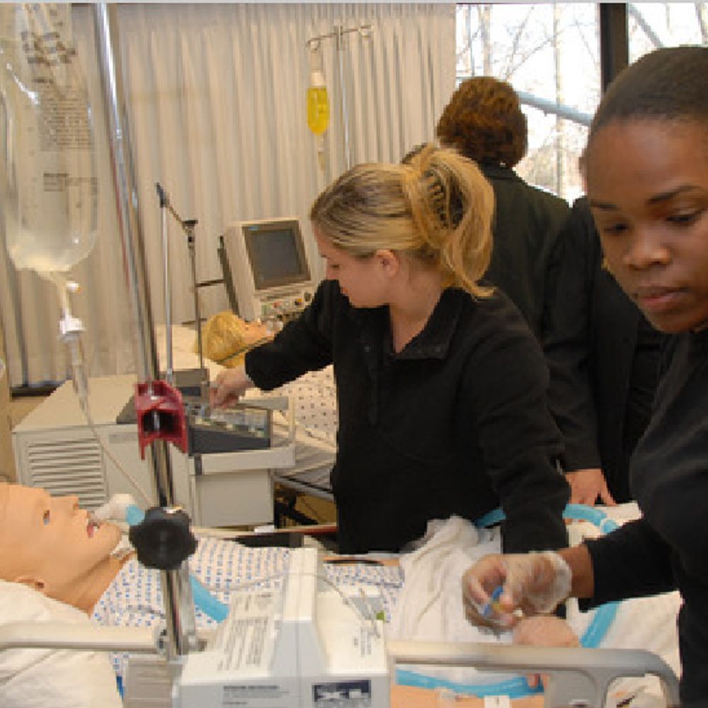 માણસ પર નહીં, બોલતા-કણસતા પૂતળાં પર ડૉક્ટરો પ્રેક્ટિસ કરશે!:મેડિકલની દુનિયામાં ક્રાંતિકારી બદલાવ, જાણો આ હાઈ-ટેક 'મેનિકિન્સ'ની ખાસિયતો