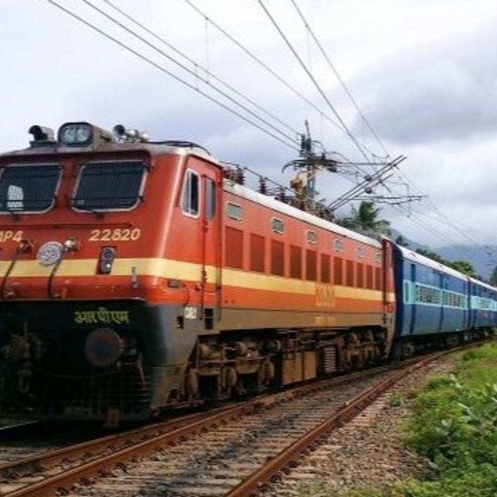 31 મે સુધી પીપળી સ્ટેશન પર સ્ટોપેજ રદ:ફૂટ ઓવર બ્રિજ અને નવા પ્લેટફોર્મની કામગીરી ચાલતી હોવાથી ઓખા-ભાવનગર એક્સપ્રેસનું સ્ટોપેજ રદ