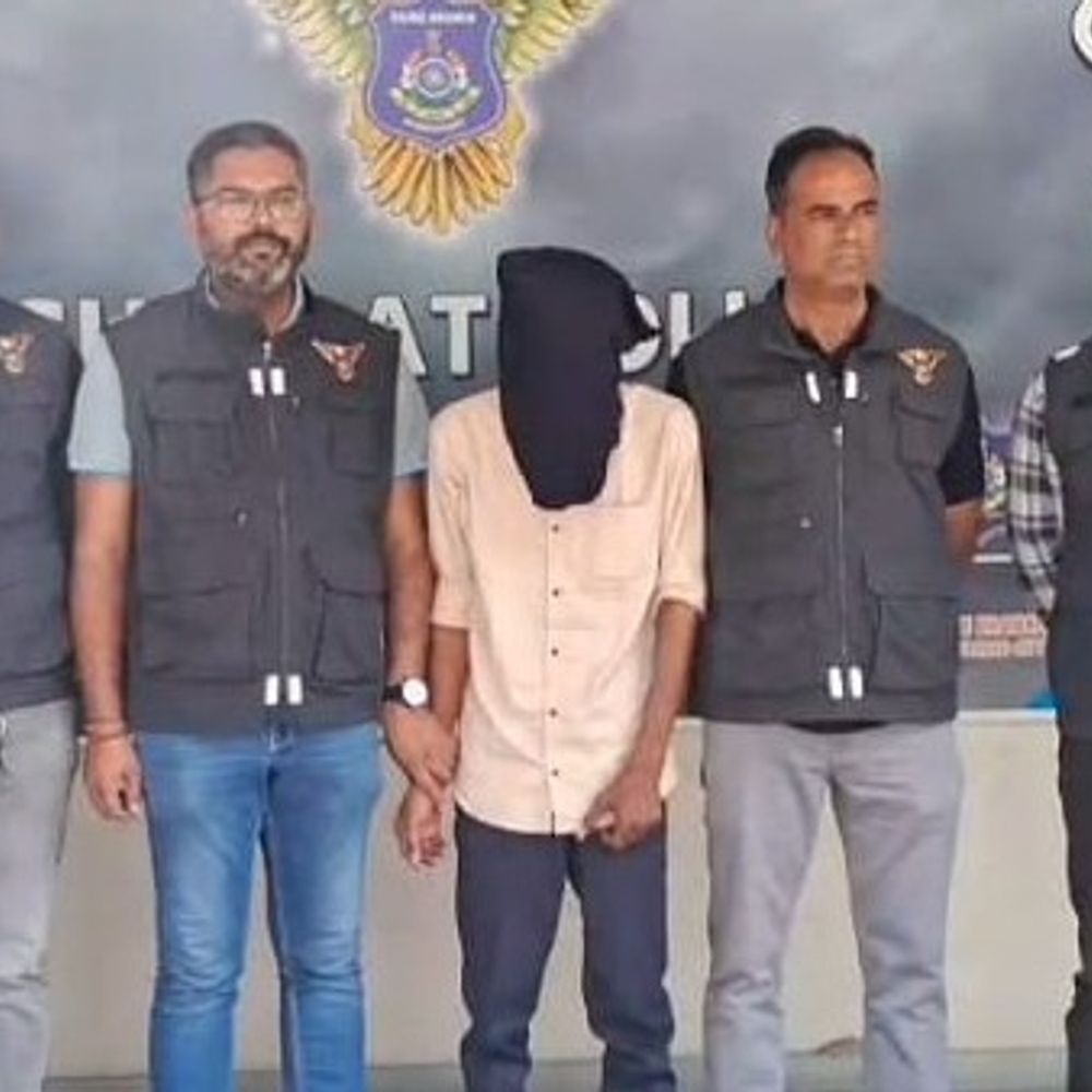 બહેનની નજર સામે ભાઈને મોતને ઘાટ ઉતારનાર ઝડપાયો:વાસણામાં ભાઈની હત્યા મૃતકે કરી હોવાની શંકા રાખી આરોપીએ તીક્ષ્ણ હથિયારથી હત્યા કરી હતી