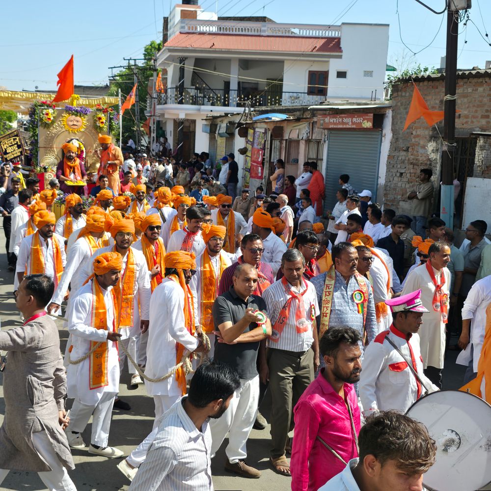 પાટણમાં ભગવાન શ્રીરામની 39મી રથયાત્રા નીકળી:બાહુબલી હનુમાન, ઝાંખીઓ, શસ્ત્ર કરતબો સાથે 6 કિમી રૂટ પર સ્વાગત