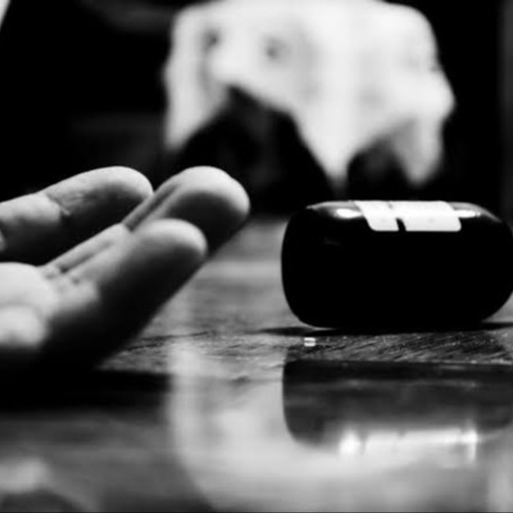 'મારા ભાઈઓનો ખ્યાલ રાખજો, મારી જિંદગી માટે હું જ જવાબદાર':આર્થિક ભીંસમાં આવી કતારગામના હીરા વેપારીનો સુસાઈડ નોટ લખી આપઘાત, હીરા ઉદ્યોગ સાથે ત્રણ લોકોએ જીવન ટૂંકાવ્યું