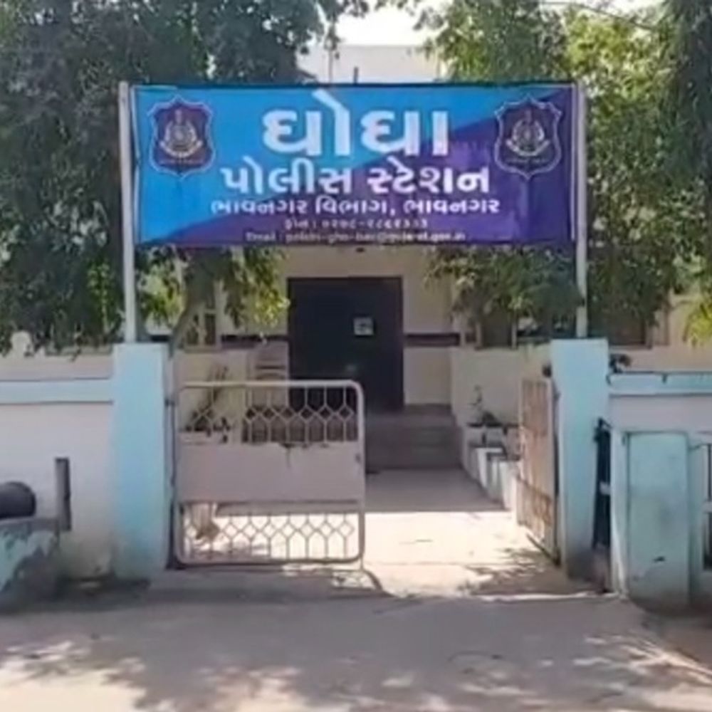 વૃદ્ધ મહિલાના કાન તોડી સોનાના કાંપની લૂંટ:રાજપરા ખારાગામે રાત્રે ઓસરીમાં સૂતા વૃદ્ધ દંપતીને નિશાન બનાવી લૂંટ, ચાર અજાણ્યા શખ્સો સામે ગુનો દાખલ