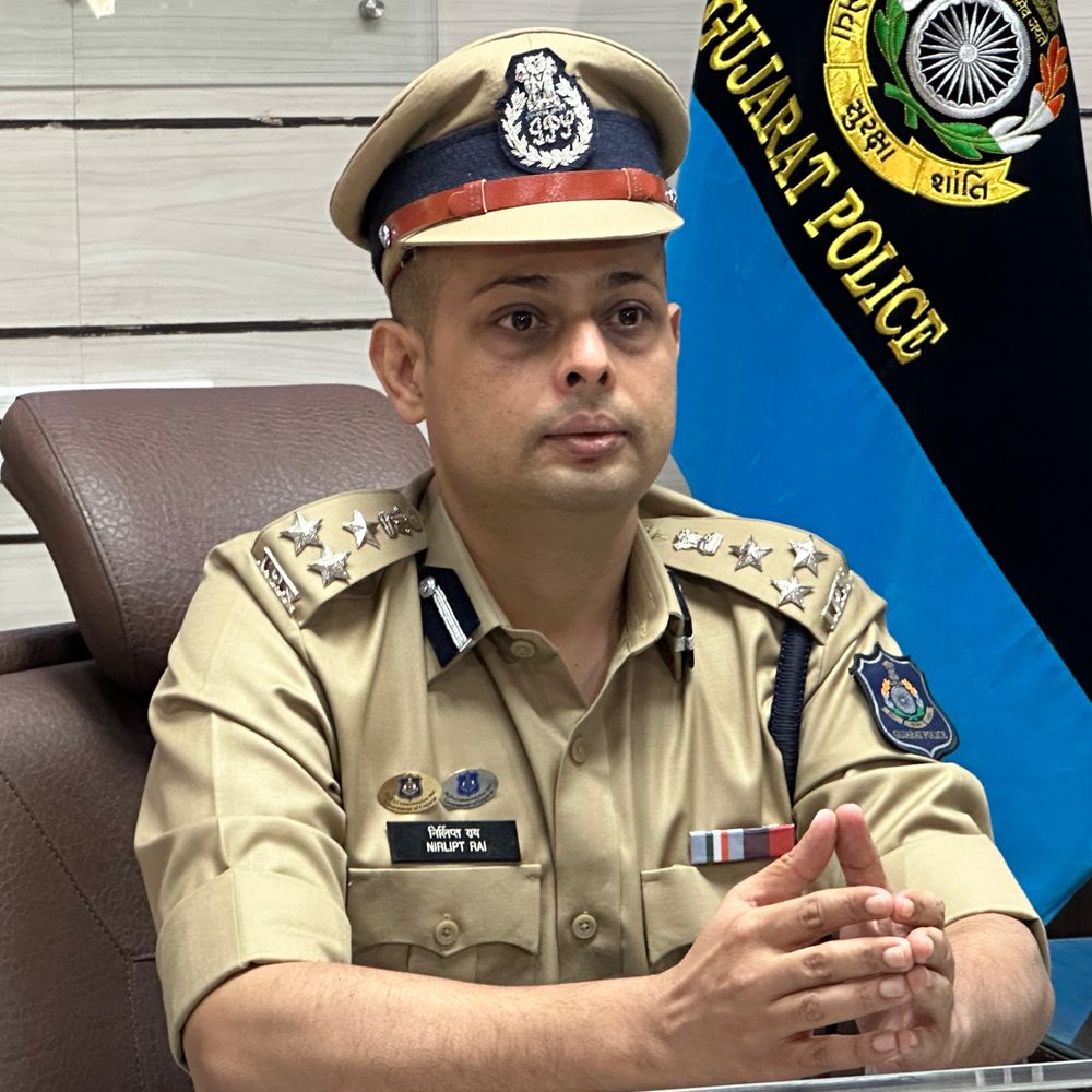 નિર્લિપ્ત રાયે ગૂનેગારો સામે સકંજો કસ્યો:રાજકોટ રેન્જ IG એ સૌરાષ્ટ્રના 5 જિલ્લાના ફરાર 29 આરોપીઓની બાતમી આપનાર માટે ઈનામ જાહેર કર્યુ