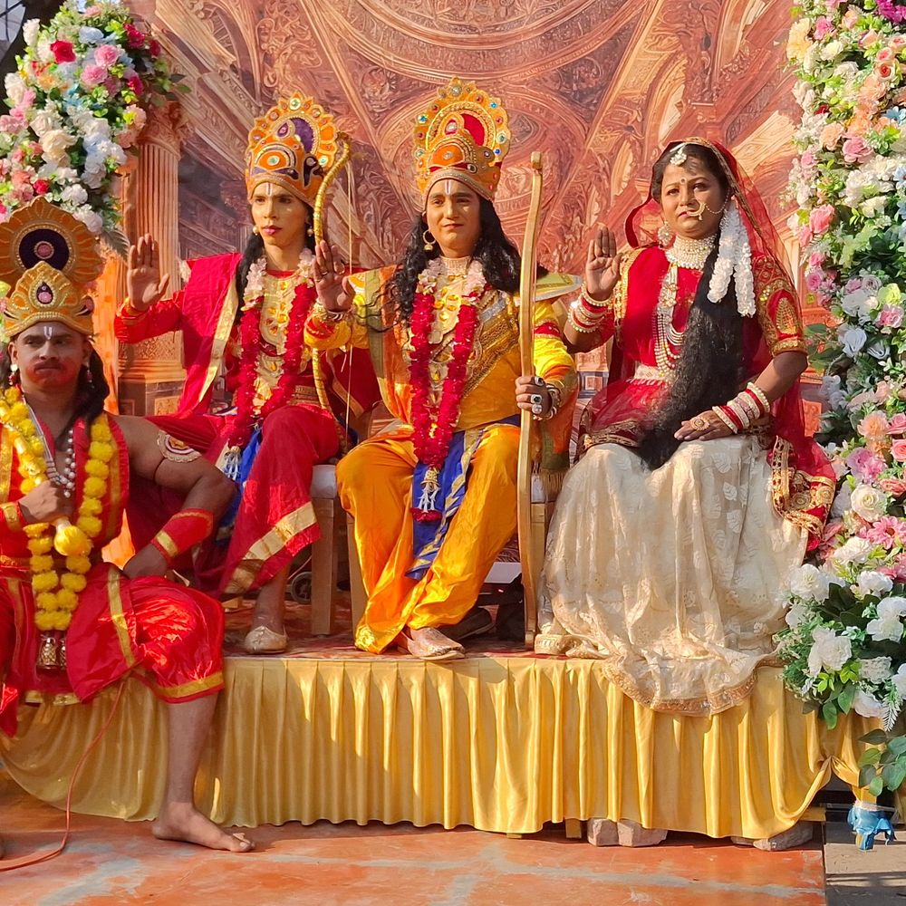 વલસાડમાં રામ જન્મોત્સવની ભવ્ય ઉજવણી:અયોધ્યા જેવી રામલલાની નવી મૂર્તિ સાથે રેલવે ગોદીથી નીકળી ભવ્ય શોભાયાત્રા; ભક્તોની દર્શન માટે ઉમટી ભીડ