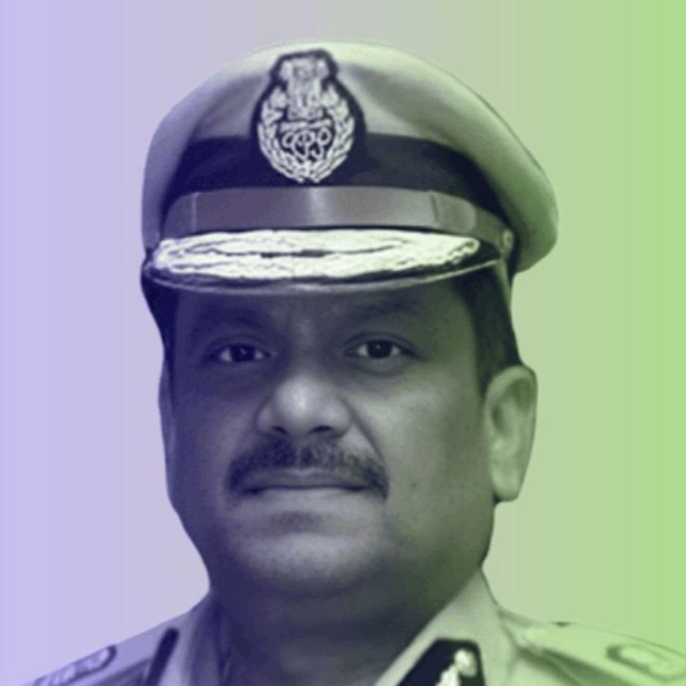 ગાંધીનગર પોલીસ તંત્રમાં મોટુ રિશફલિંગ:રાજ્યના પાટનગરના અનુભવી પોલીસ ઈન્સ્પેકટરોની અન્ય જિલ્લામાં વિદાય, સુરત-અમદાવાદથી નવા અધિકારીઓની એન્ટ્રી