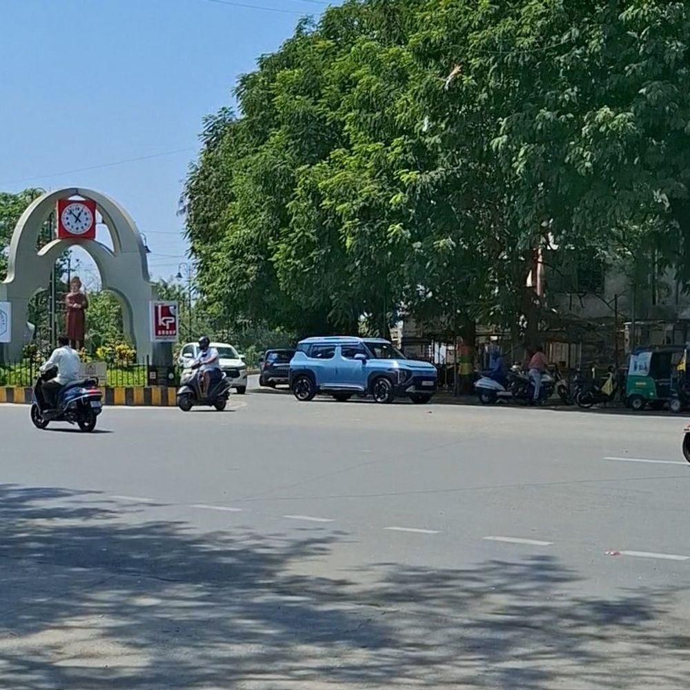 ભરૂચમાં તાપમાન 39 ડિગ્રીએ પહોંચ્યું:ગરમીનો પ્રકોપ વધ્યો, જનજીવન પ્રભાવિત થયું, બપોરના સમયે રસ્તાઓ પર લોકોની અવરજવર ઘટી