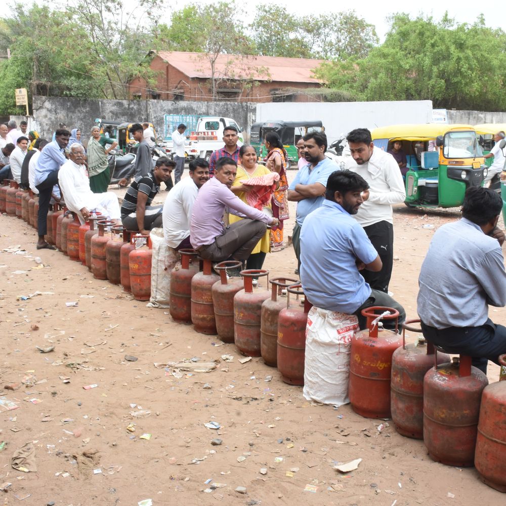 ગેસ સિલેન્ડરની પળોજળ:મહેસાણામાં ગેસ માટે હજુ, લાઇનો વેઇટિંગ લિસ્ટમાં 1800નો ઘટાડો
