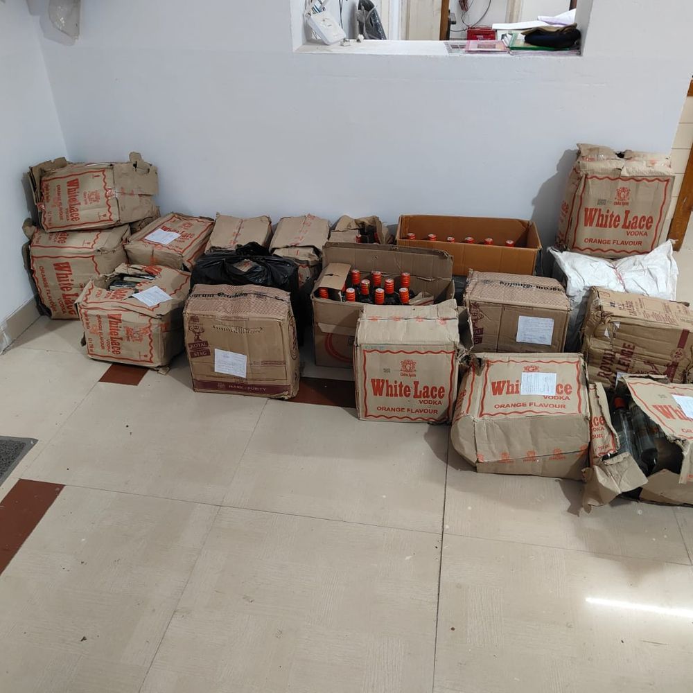 એલસીબીએ બગવદરમાં દરોડો પાડ્યો:2.67 લાખનો વિદેશી દારૂનો જથ્થો જપ્ત