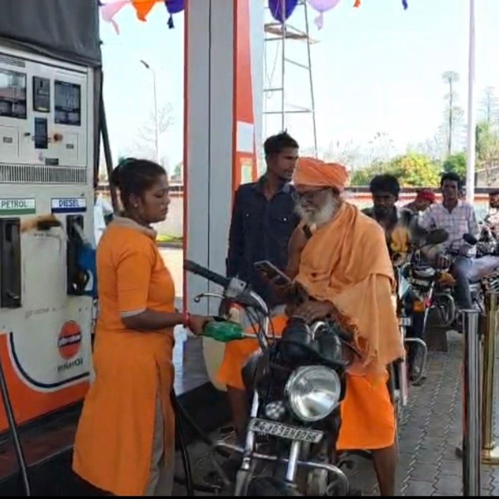 ડાંગ જિલ્લામાં પેટ્રોલ-ડીઝલ પૂરતું ઉપલબ્ધ:સાપુતારા પંપ પર ભીડ,અફવાઓથી દૂર રહેવા તંત્રની અપીલ