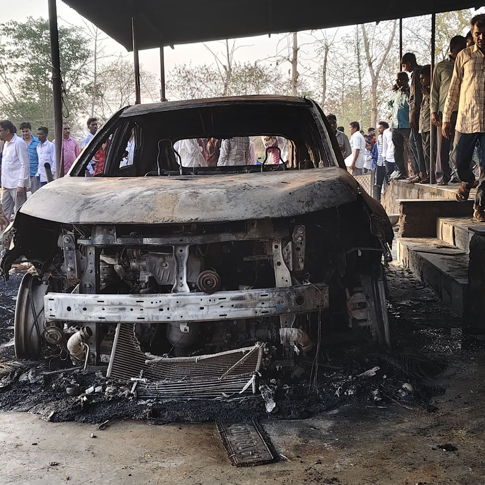 કારનો વીમો ન પાકતાં અરજદાર પરેશાન:જેસીંગપુરામાં કાર આગમાં ખાક થઇ ગયાના 6 માસ બાદ પણ વળતર નહીં