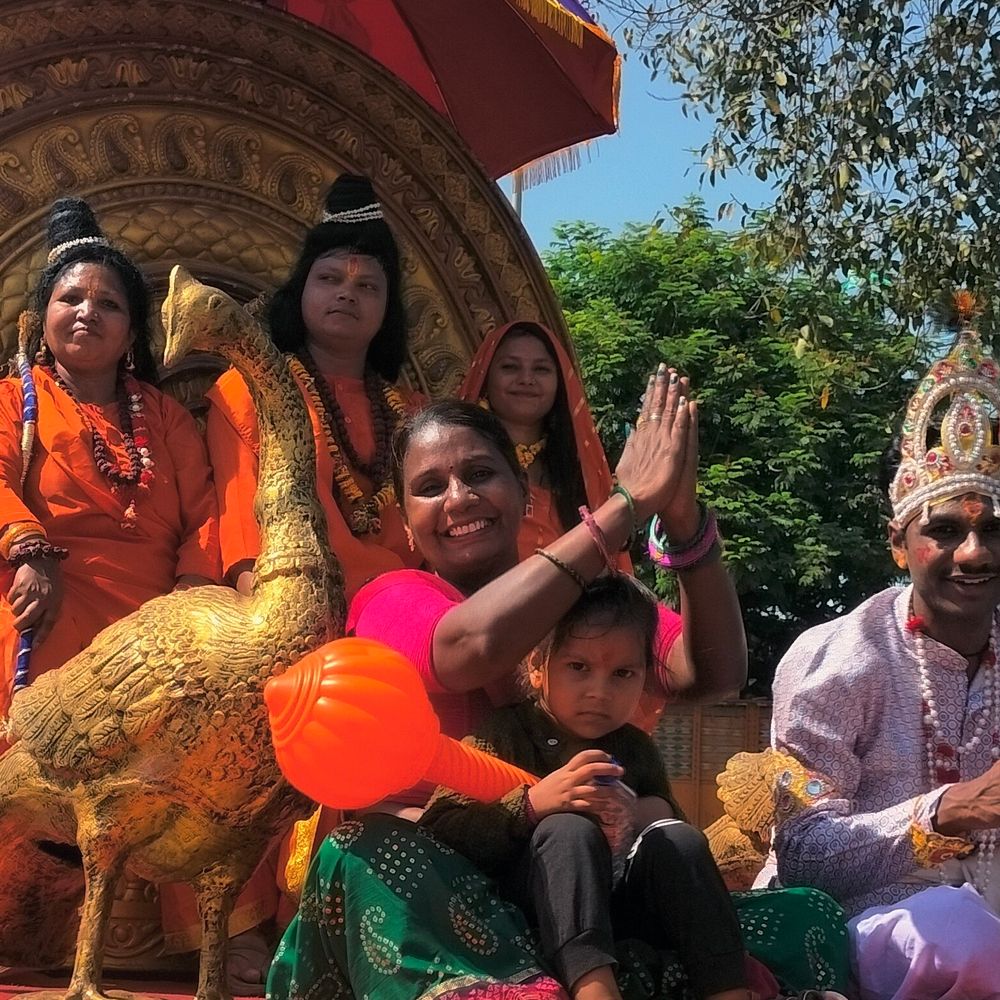 VHP, બજરંગ દળ દ્વારા રામનવમી શોભાયાત્રા યોજાઈ:અમદાવાદમાં હજારો રામભક્તો જોડાયા, શાંતિપૂર્ણ માહોલમાં ઉજવણી