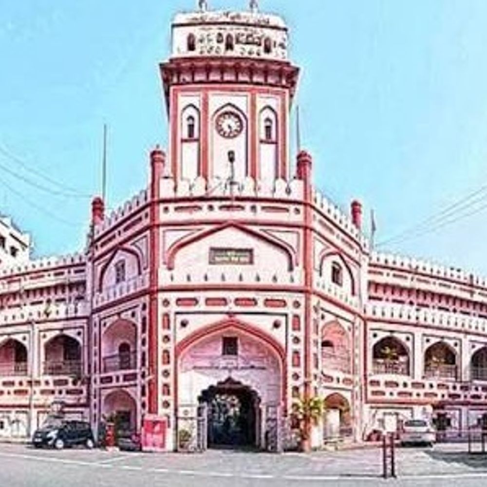 સુરત મ્યુ. કમિશનરના આદેશ છતાં તંત્રની મિલીભગત?:પાલિકાની મિલકતો પર ગેરકાયદેસર હોર્ડિંગ્સનું સામ્રાજ્ય, આગામી દિવસોમાં નવી SOP તૈયાર કરાશે