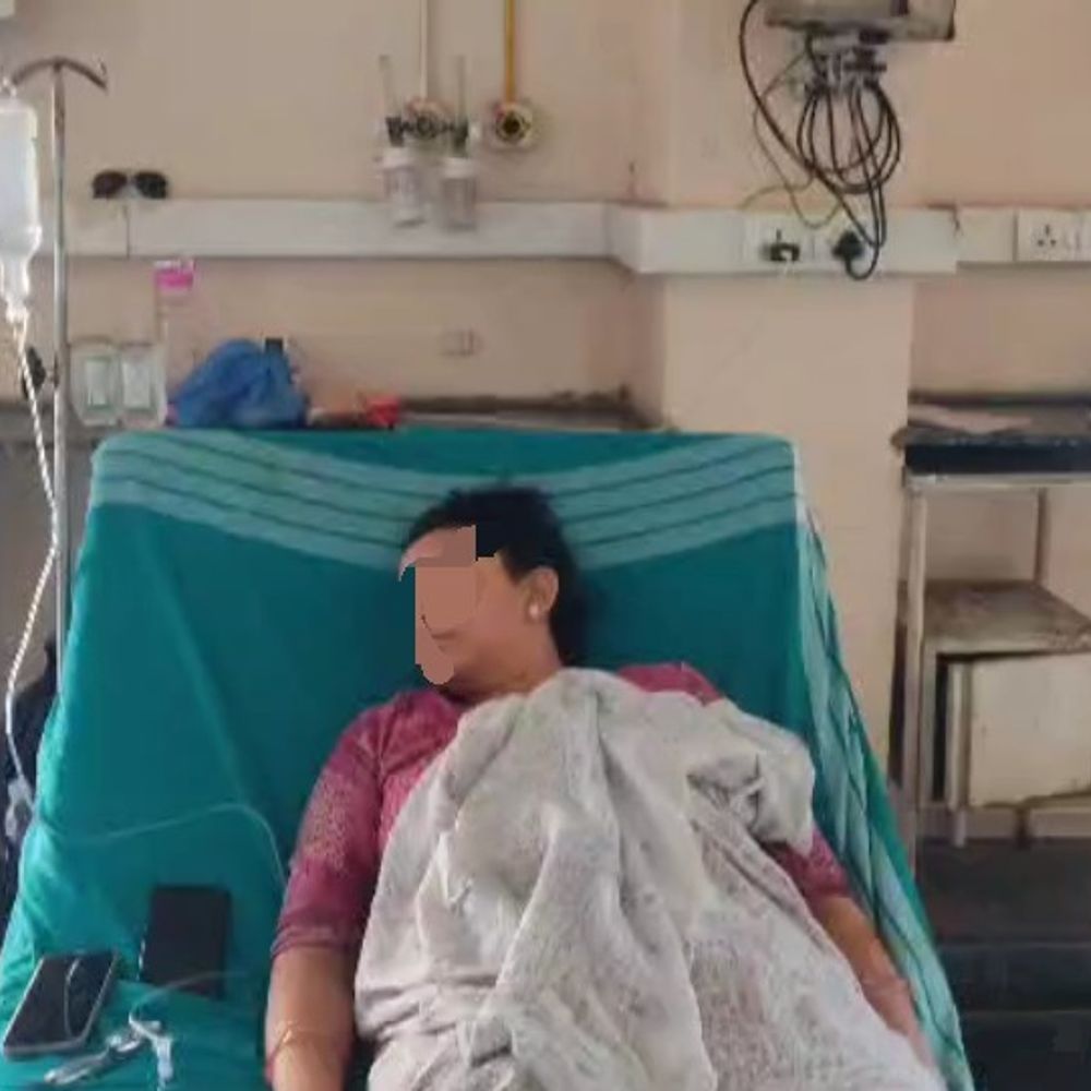 ‘આજે મારી સહનશક્તિની હદ પૂરી થઈ ગઈ’:સુરતમાં પડોશી કચરો વાળીને ઘર પાસે નાખી દેતા મહિલાનો ફિનાઈલ પી આત્મહત્યાનો પ્રયાસ, VIDEO