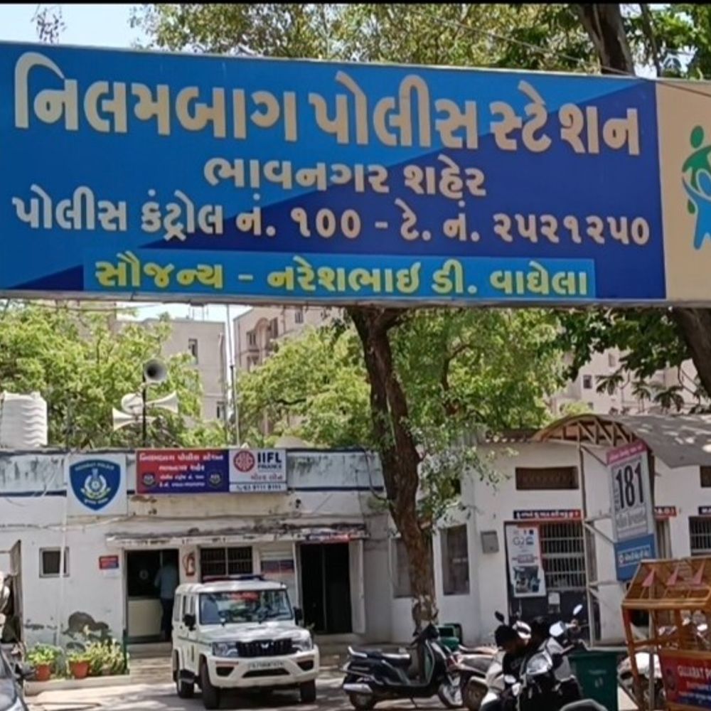 ધુરંધર મૂવી બની ‘ધમાલ’:થેયટરના કર્મચારીએ એડલ્ટ મુવી હોવાને કારણે સગીરને ટિકિટ આપવાનો ઇનકાર કર્યો, શખસે સાથીદારો સાથે મળી માર માર્યો