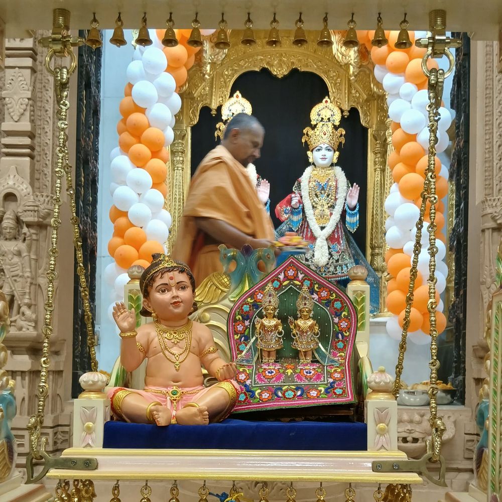 આણંદ BAPS મંદિરે સ્વામિનારાયણ ભગવાનનો 245મો જન્મોત્સવ ઉજવાયો:રાત્રે મહાઆરતીમાં હજારો ભક્તો ઉમટ્યા, ધારાસભ્ય પણ હાજર રહ્યા