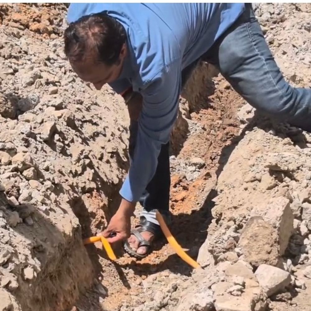 વેરાવળમાં ગેસ લાઈનમાં ભંગાણ:નગરપાલિકાના ખોદકામ દરમિયાન ઘટના, રહેવાસીઓમાં અફરાતફરી