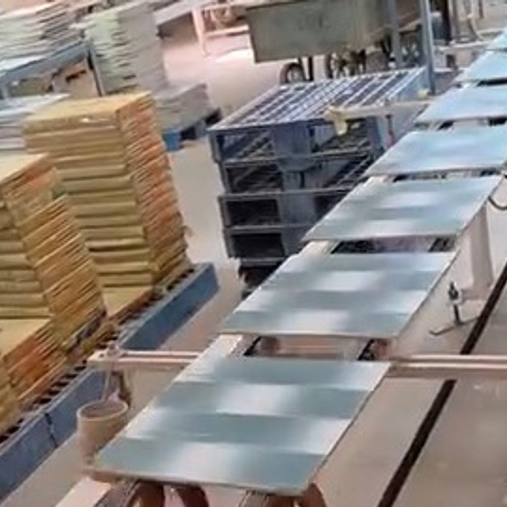 ઈરાન-ઇઝરાયલ યુદ્ધથી મોરબી સિરામિક ઉદ્યોગ પર સંકટ:ગેસના ભાવ બમણા થતા 90% કારખાના બંધ