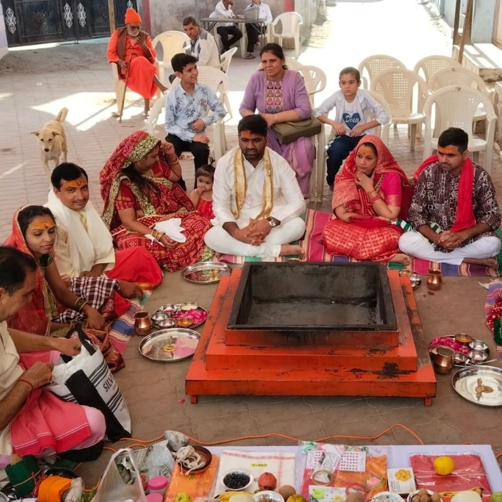 રાચ્છ-ચોથાણી પરિવારના કુળદેવી મોમાઈ માતાજીનો હવન યોજાયો:ચૈત્ર અને આસો નવરાત્રીની આઠમે મઢ ખાતે પૂજા અર્ચના