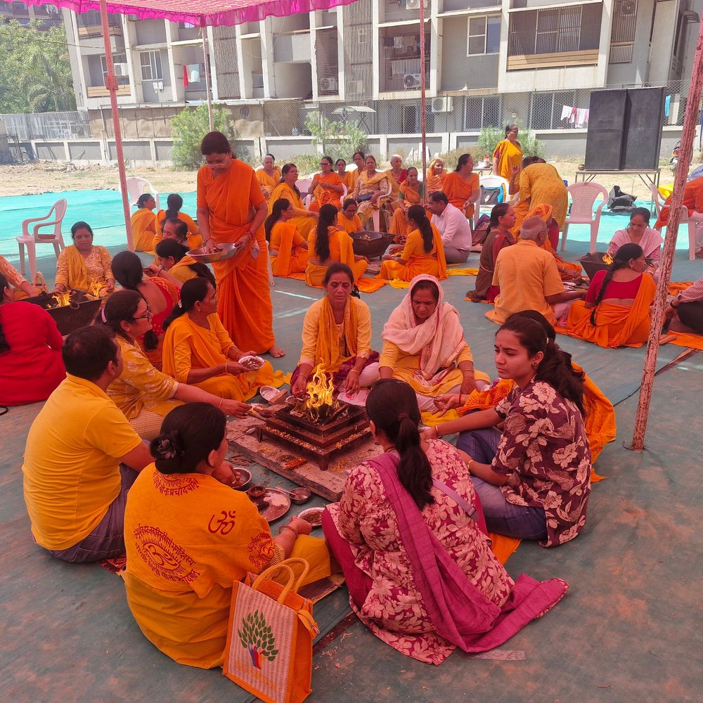 ગાયત્રી પરિવાર દ્વારા 24 કુંડીય યજ્ઞનું આયોજન:ચૈત્ર આઠમે સામૂહિક ચાલીસા અનુષ્ઠાન બાદ શ્રદ્ધાળુઓ ઉમટ્યા
