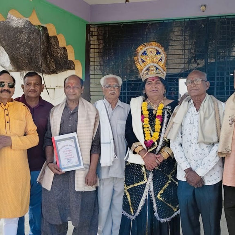 સાપાવાડામાં નાયક સમાજના કલાકારોનું સમ્માન:રંગભૂમિની યશગાથા યુગે યુગે ગવાતી રહેશે‎