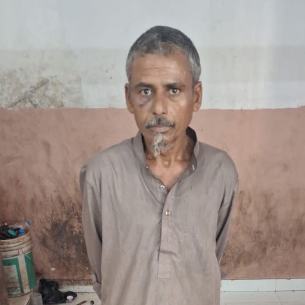 મદ્રેસામાં સાફ-સફાઈ કરનારે જ બુરખો પહેરી ચોરી કરી:અબ્દુલ સમદે પહેલાં 7.50 લાખની ચોરી કરી, પછી ઓફિસ ફૂંકી મારી; CCTVના આધારે ધરપકડ