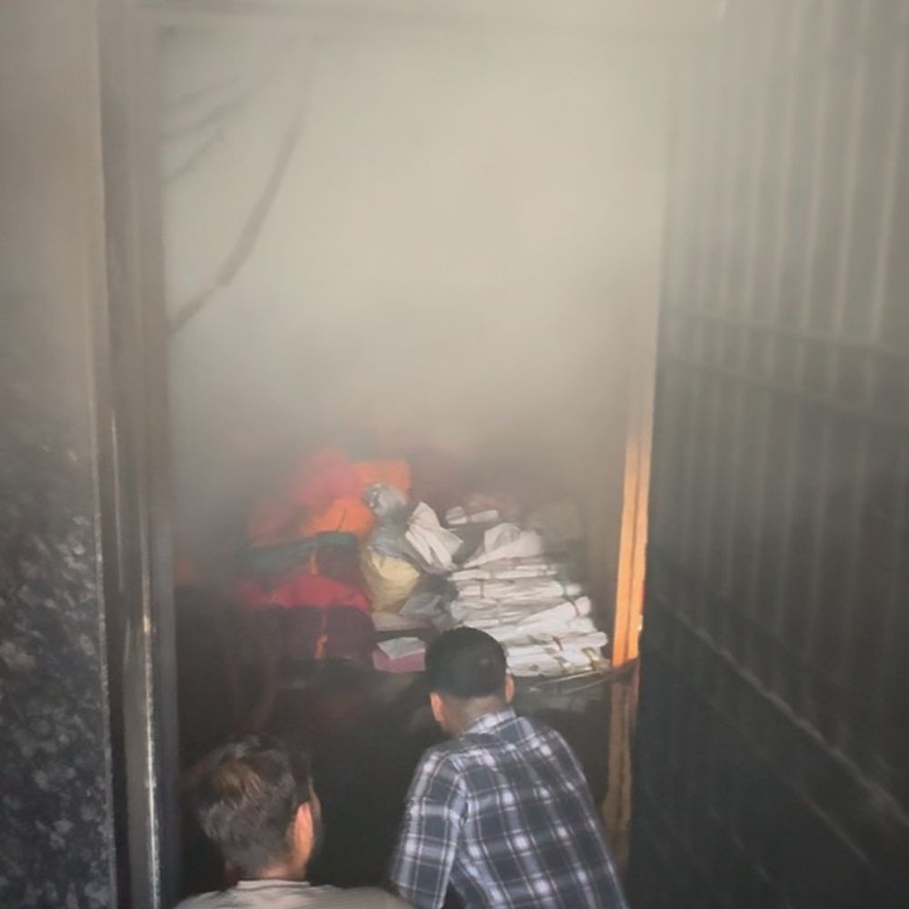 સુરતના પુણામાં અર્જુન Industrial પાર્કમાં સાડીના ગોડાઉનમાં ભીષણ આગ, કરોડોનું કાપડ બળીને ખાખ થઈ ગયું.