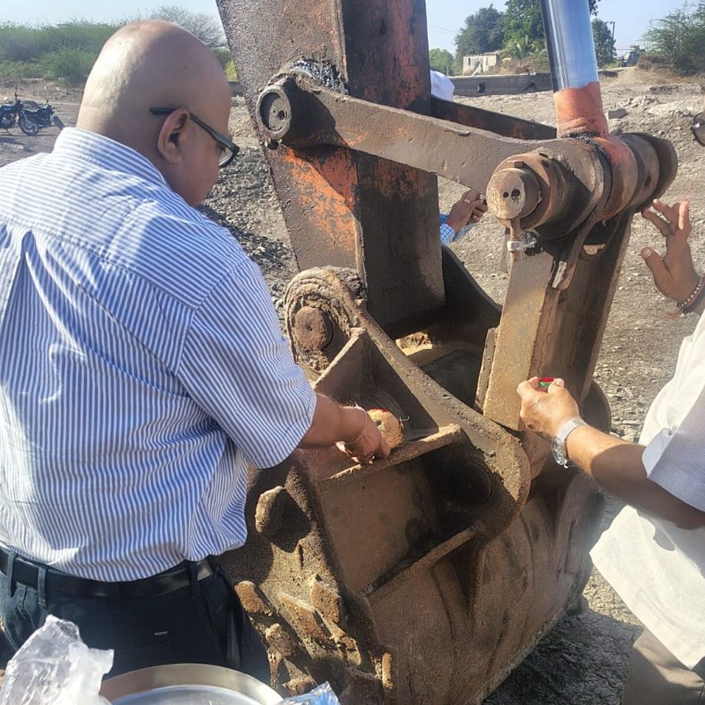 જામનગરમાં 28 ગામોમાં જળ સંચય કાર્ય શરૂ:ઠેબા ગામમાં તળાવ ઊંડા ઉતારવાનું કામ 28 માર્ચે શરૂ થયું