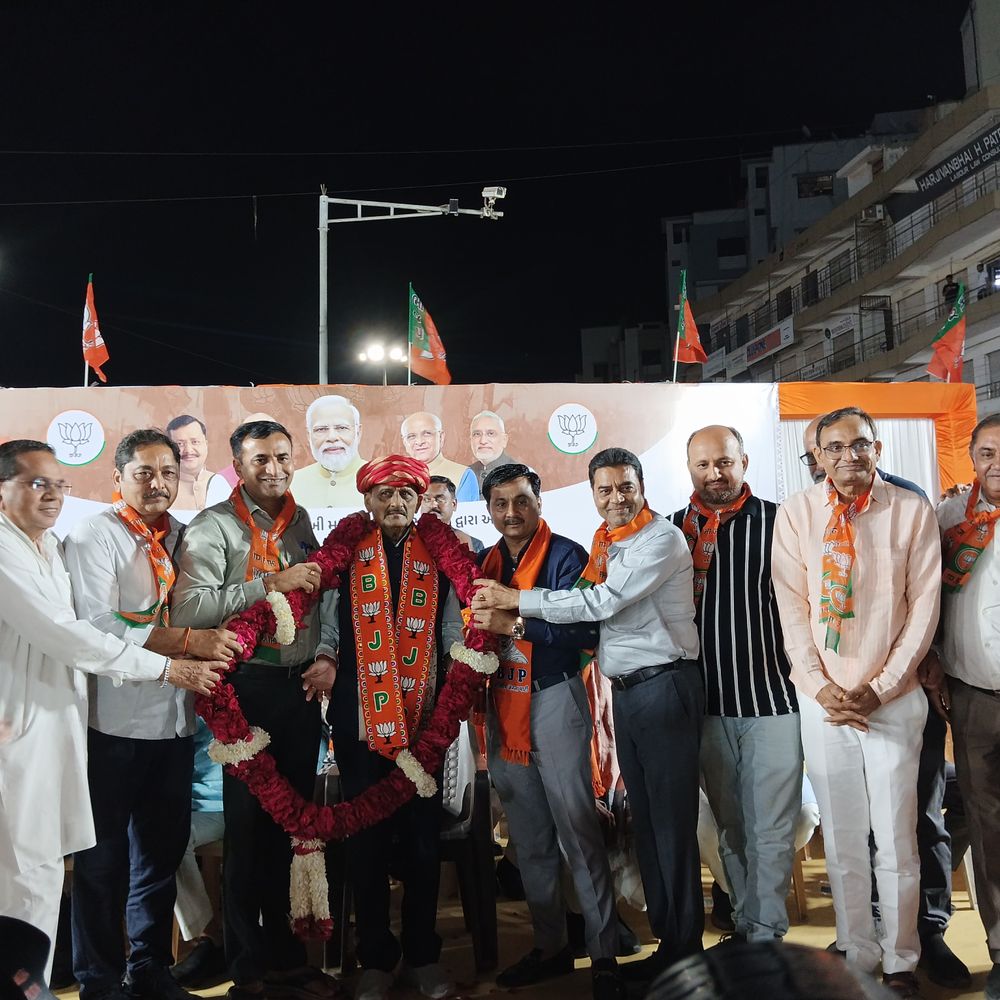 મંત્રી કાંતિ અમૃતિયાનું મોરબીમાં આગમન: દાદાગીરી કરનારાઓને ચેતવણી આપી, શાંતિ જાળવવા ટકોર.