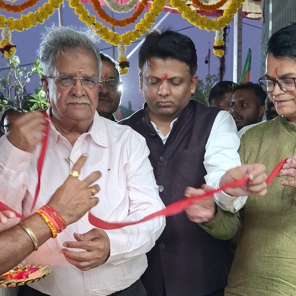 વલસાડ ધારાસભ્ય ભરત પટેલના જન સંપર્ક કાર્યાલયનું લોકાર્પણ:નાણાં મંત્રી કનુ દેસાઈની વિશેષ ઉપસ્થિતિ, લોકોના પ્રશ્નોનું નિરાકરણ