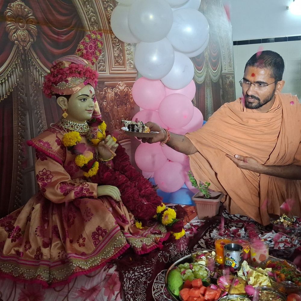 બોટાદમાં ભગવાન સ્વામિનારાયણનો 245મો પ્રાગટ્ય ઉત્સવ:લોયાધામ દ્વારા ધામધૂમથી ઉજવણી, હરિભક્તો ઉમટ્યા