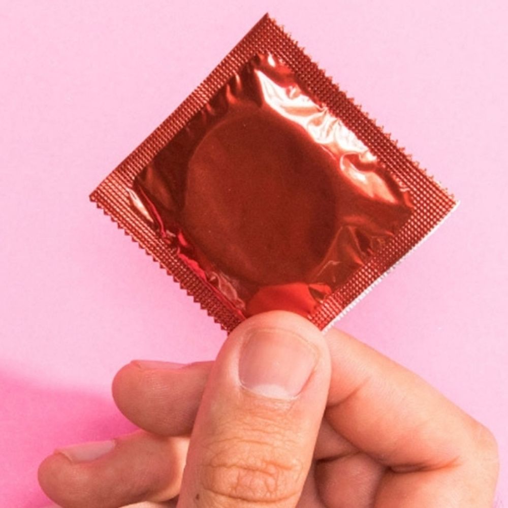 કોન્ડોમ 50% સુધી મોંઘા થઈ શકે છે:ઈરાન યુદ્ધના કારણે રો-મટીરિયલનો પુરવઠો અટક્યો; તેલ-ગેસ પછી એમોનિયા અને સિલિકોન ઓઇલની અછત