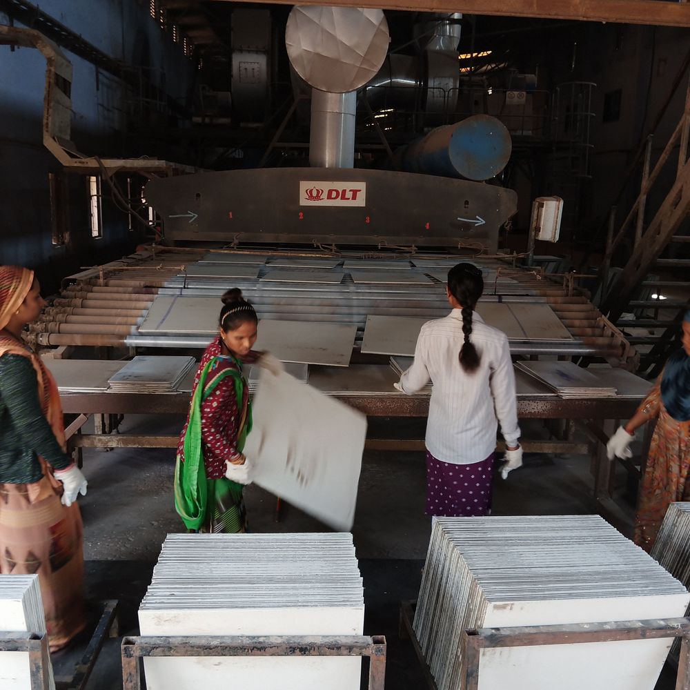 મોરબી સિરામિકમાં ગેસના ભાવમાં મોટો તફાવત:એક કંપની ₹88, બીજી ₹52; ઉદ્યોગકારો ચિંતિત