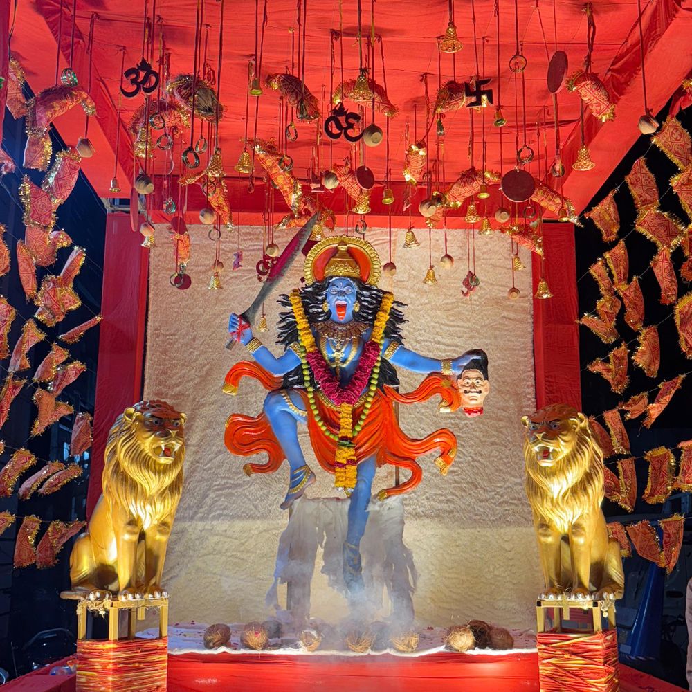 ઉમેરાવાળી મહાકાળી મંદિરમાં મહાપ્રસાદ યોજાયો:ચૈત્ર નવરાત્રિ નિમિત્તે ભક્તોએ દર્શન કરી પ્રસાદ લીધો