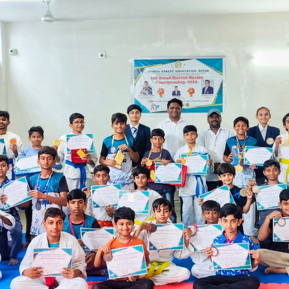 બોટાદમાં જિલ્લા કક્ષાની કરાટે સ્પર્ધા યોજાઈ:26 શાળાઓના 130થી વધુ વિદ્યાર્થીઓએ ભાગ લીધો