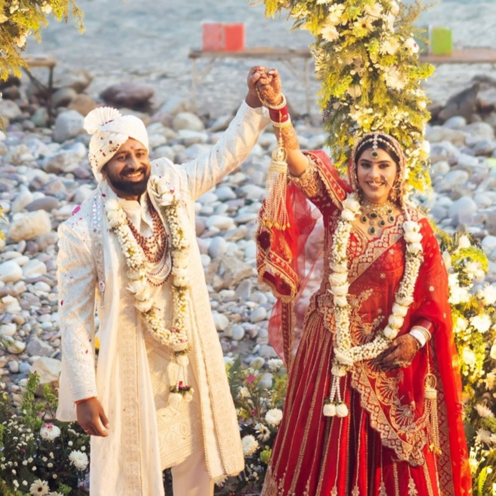 'બિગ બોસ' ફેમ રજત દલાલે મિસ્ટ્રી ગર્લ સાથે લગ્ન કર્યા:'ફેરીટેલ વેડિંગ'ના ફોટો શેર કરી લખ્યું, 'જીવનના એક નવા તબક્કાની શરૂઆત'