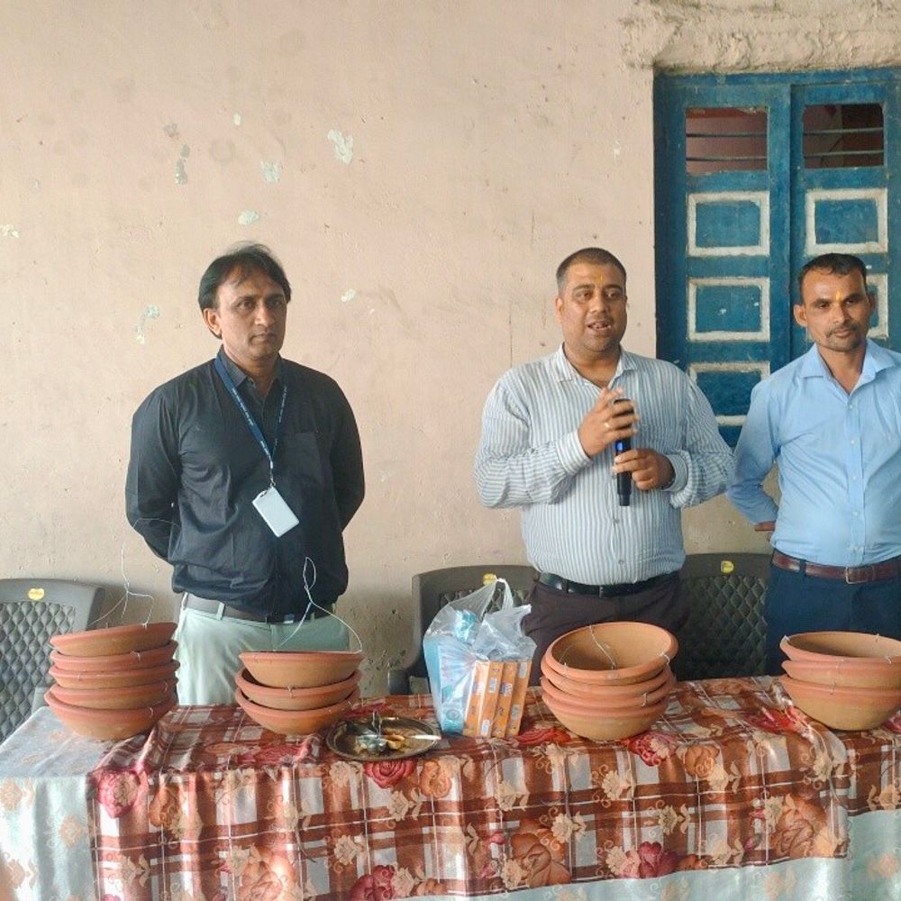 પાટણની બોમ્બે મેટલ શાળામાં સપ્તમ સમારોહ યોજાયો:ધોરણ 8ના વિદ્યાર્થીઓને વિદાય, પક્ષી કુંડા અને શૈક્ષણિક સામગ્રીનું વિતરણ