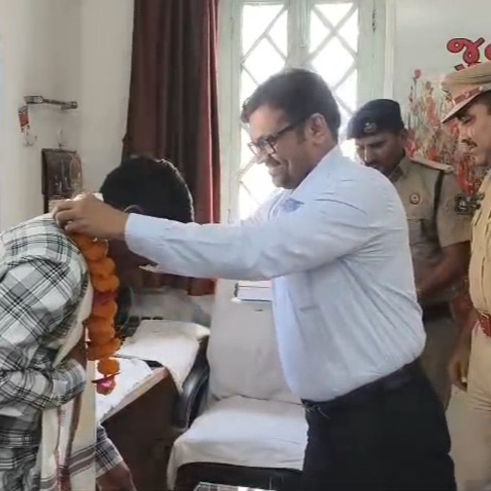 14 વર્ષે આજીવન સજાનો કેદી મુક્ત,:જૂનાગઢ જેલમાંથી આજીવન કેદના કેદી અશોક સાકરિયાની મુક્તિ; 5 વર્ષની મૂકીને આવેલા દીકરી હવે લગ્ન યોગ્ય થઈ, જેલમાં ગૌસેવા અને ખેતી શીખ્યા.