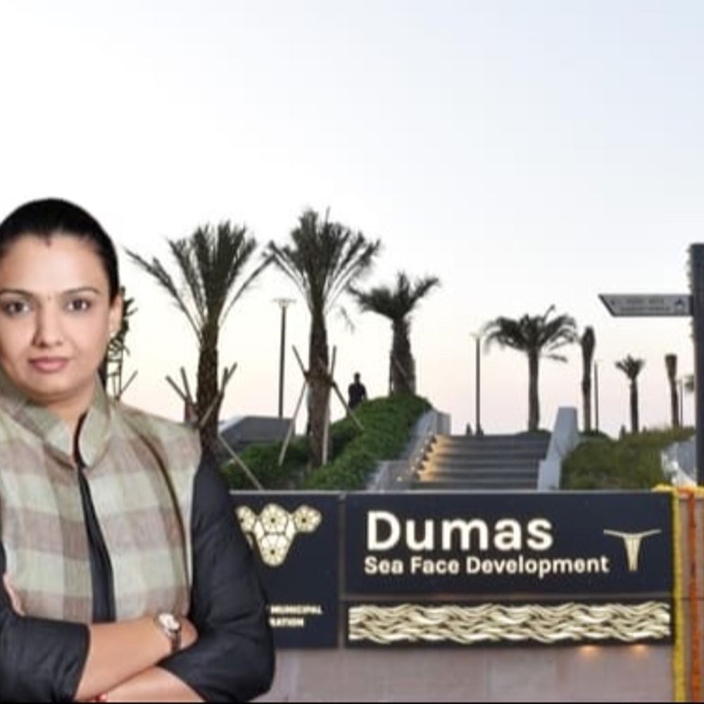 ડુમસ સી-ફેસ પ્રોજેક્ટમાં સ્થાનિકોને ફાળવણીમાં પ્રાથમિકતા આપવા માગ:લોકોની આજીવિકા બચાવવા ઝંખનાબેન પટેલની મ્યુનિ. કમિશનરને રજૂઆત, લારી-ગલ્લા હટાવતા સ્થાનિકો રોષે ભરાયા હતા