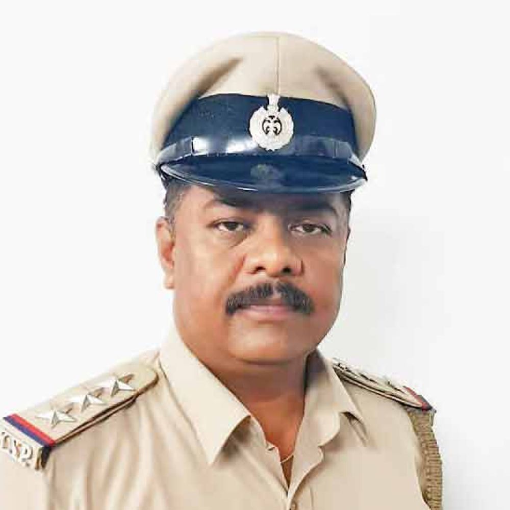 એક ફાઈલ 11 વર્ષ જૂના કોલ્ડ કેસનું રહસ્ય ખોલે છે, જે રાજ ભાસ્કર વિશ્વનાથ કેસ-1 છે.