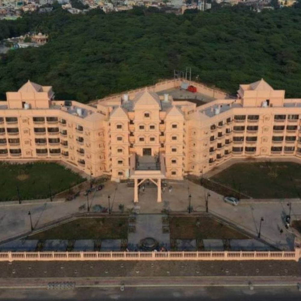 સોમનાથ સર્કિટ હાઉસના ખાનગીકરણથી રૂમ ભાડામાં બમણા કરતાં વધારો:અગાઉ રૂ.2800ના રૂમનું ભાડું હવે રૂ.7100, અમદાવાદની કંપનીને સોંપાયું સંચાલન