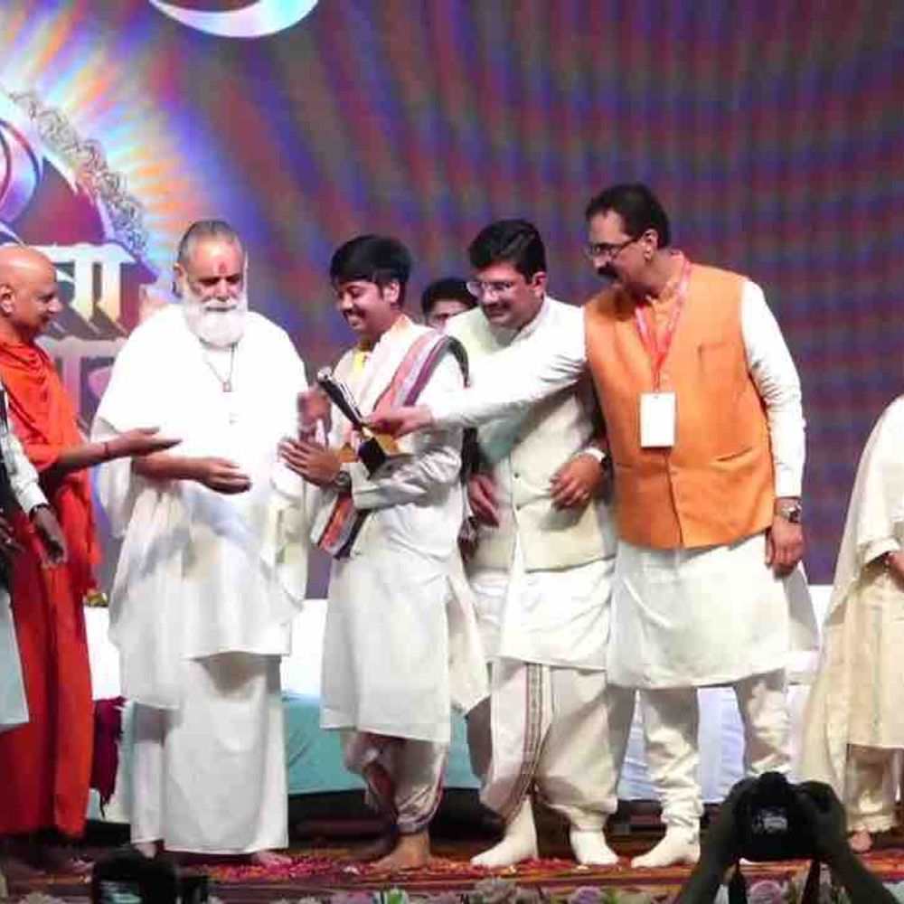 ડૉ. અજય રાવલને ગીતા ઓલમ્પિયાડમાં દ્વિતીય સ્થાન:ગાંધીનગરના ડૉ. રાવલે આંતરરાષ્ટ્રીય સ્પર્ધામાં ગુજરાતનું ગૌરવ વધાર્યું