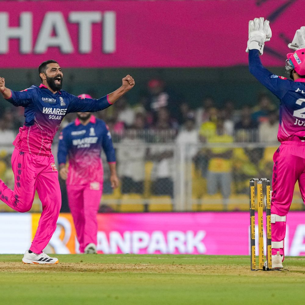 ચેન્નઈએ 100 રનમાં જ 9 વિકેટ ગુમાવી દીધી:જાડેજાએ પોતાની જૂની ટીમના બન્ને બેટર્સને એક જ ઓવરમાં પેવેલિયન ભેગા કર્યા