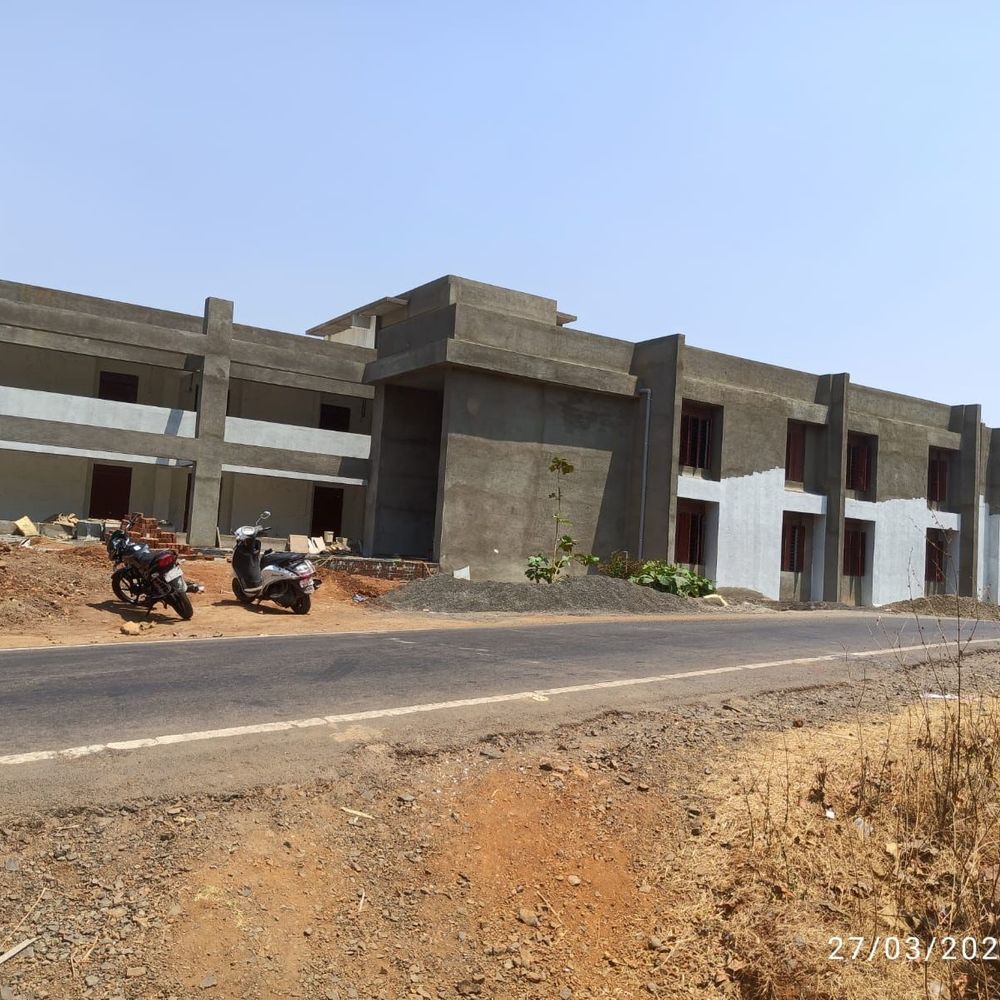 કપરાડાના એકલેરા ગામની સરકારી શાળાનું નવું ભવન ટૂંક સમયમાં તૈયાર:DEOએ સ્પષ્ટતા કરતાં કહ્યું - ગ્રામપંચાયત કચેરીમાં વિદ્યાર્થીઓ ભણતા ફોટા વાયરલ કરી વાલીઓને ગેરમાર્ગે દોરવાનો પ્રયાસ