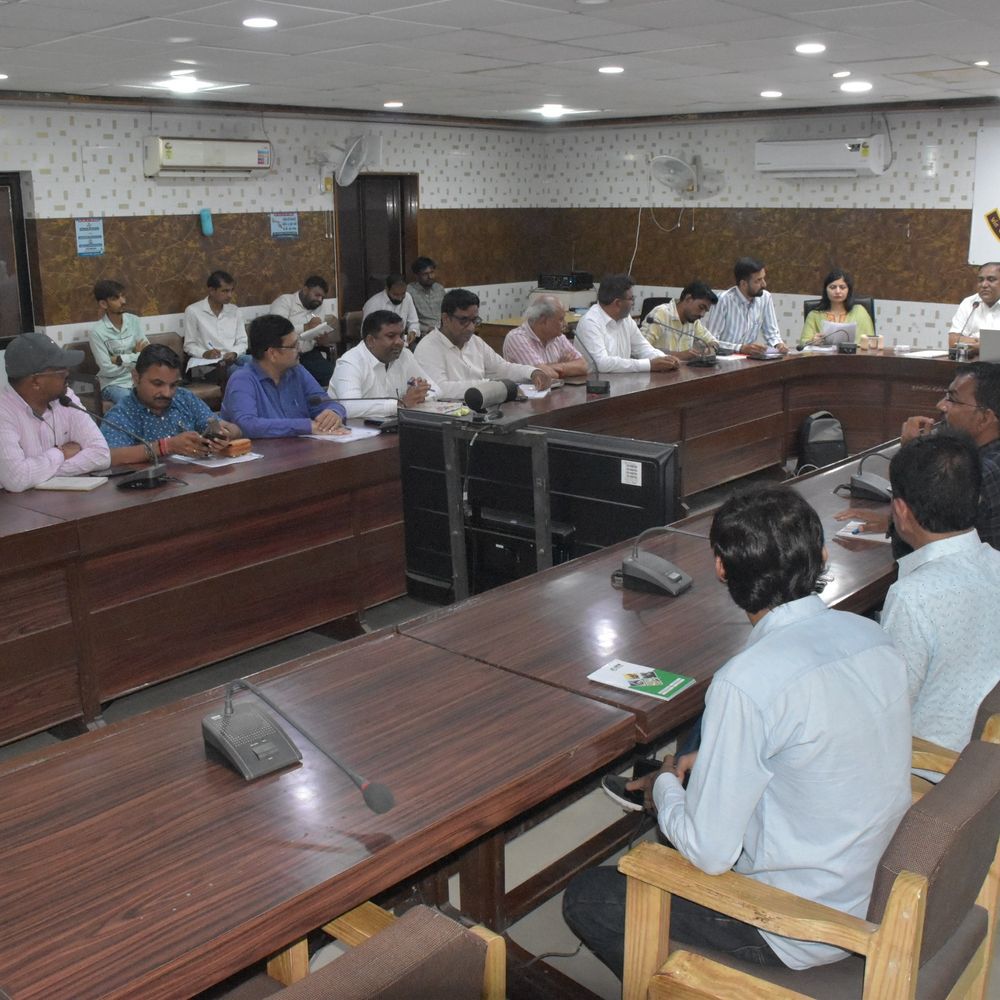 ગીર સોમનાથમાં પેટ્રોલ-ડીઝલ અને ગેસનો પૂરતો જથ્થો:તંત્ર સતર્ક, અફવાઓથી દૂર રહેવા અપીલ; કાળા બજાર સામે કાર્યવાહી