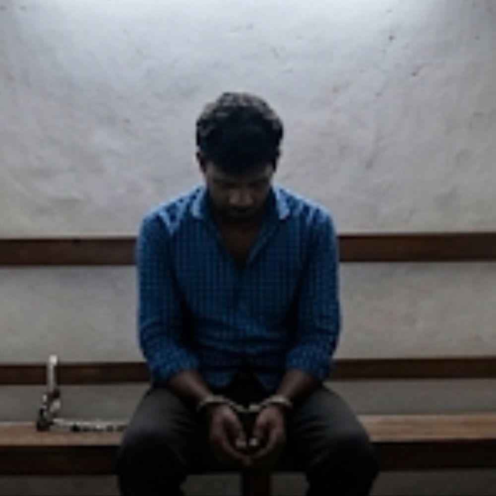 15 વર્ષની કિશોરીને લગ્નની લાલચ આપી દુષ્કર્મ આચર્યું:સુરત હોસ્પિટલમાં બાળકને જન્મ આપ્યા બાદ શખ્સ સામે ફરિયાદ, આરોપીની અટકાયત